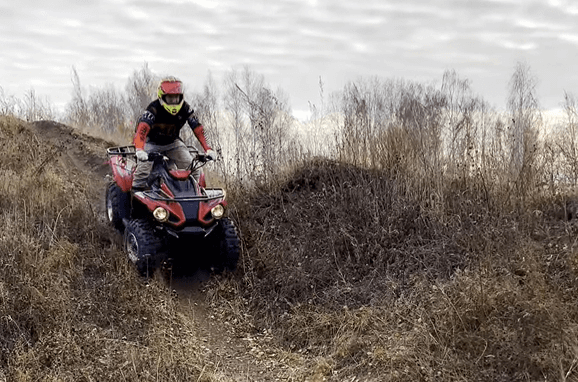 Прокат квадроциклов летом в Тюмени #в Тюмени#. Сервис Ultra Подарки. Подарочный сертификат на прокат квадроциклов летом и зимой в Тюмени #в Тюмени#. Закажите катание на квадроциклах недорого и наслаждайтесь активным отдыхом с друзьями. Выбирайте живописные маршруты для езды на квадроциклах. Сервис UltraPodarki.ru 8-800-505-95-30. Катание на квадроциклах, Прокат квадроциклов, езда на квадроцикле, прокат квадроциклов Тюмень #Тюмень#, катание на квадроциклах Тюмень #Тюмень#, Катание на квадроциклах зимой, Катание на квадроциклах летом, Сертификат на катание на квадроциклах 

