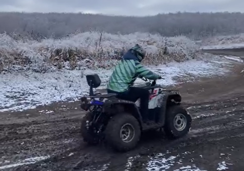 Прокат квадроциклов летом в Тюмени #в Тюмени#. Сервис Ultra Подарки. Подарочный сертификат на прокат квадроциклов летом и зимой в Тюмени #в Тюмени#. Закажите катание на квадроциклах недорого и наслаждайтесь активным отдыхом с друзьями. Выбирайте живописные маршруты для езды на квадроциклах. Сервис UltraPodarki.ru 8-800-505-95-30. Катание на квадроциклах, Прокат квадроциклов, езда на квадроцикле, прокат квадроциклов Тюмень #Тюмень#, катание на квадроциклах Тюмень #Тюмень#, Катание на квадроциклах зимой, Катание на квадроциклах летом, Сертификат на катание на квадроциклах 

