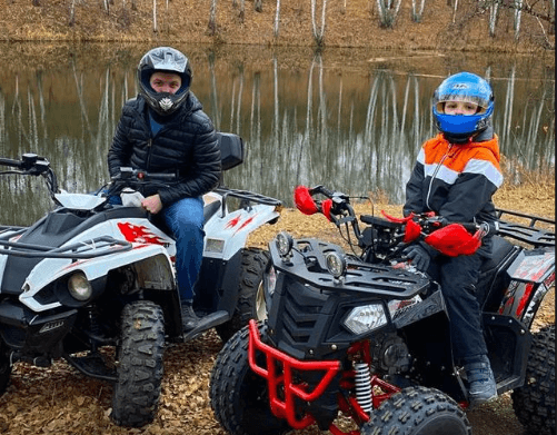 Прокат квадроциклов летом в Тюмени #в Тюмени#. Сервис Ultra Подарки. Подарочный сертификат на прокат квадроциклов летом и зимой в Тюмени #в Тюмени#. Закажите катание на квадроциклах недорого и наслаждайтесь активным отдыхом с друзьями. Выбирайте живописные маршруты для езды на квадроциклах. Сервис UltraPodarki.ru 8-800-505-95-30. Катание на квадроциклах, Прокат квадроциклов, езда на квадроцикле, прокат квадроциклов Тюмень #Тюмень#, катание на квадроциклах Тюмень #Тюмень#, Катание на квадроциклах зимой, Катание на квадроциклах летом, Сертификат на катание на квадроциклах 

