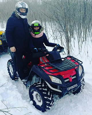 Катание на квадроциклах в Тюмени. Сервис Ultra Подарки. Подарочный сертификат на катание на квадроциклах в Тюмени. Закажите катание на квадроциклах недорого и наслаждайтесь активным отдыхом с друзьями. Выбирайте живописные маршруты для езды на квадроциклах. Сервис UltraPodarki.ru 8800-505-9530. Катание на квадроциклах, Прокат квадроциклов, езда на квадроцикле, прокат квадроциклов Тюмень, катание на квадроциклах Тюмень, Катание на квадроциклах зимой, Катание на квадроциклах летом, Сертификат на катание на квадроциклах 

