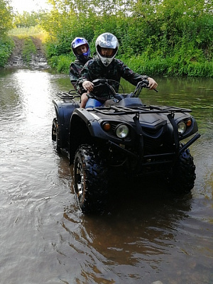 Катание на квадроциклах в Тюмени. Сервис Ultra Подарки. Подарочный сертификат на катание на квадроциклах в Тюмени. Закажите катание на квадроциклах недорого и наслаждайтесь активным отдыхом с друзьями. Выбирайте живописные маршруты для езды на квадроциклах. Сервис UltraPodarki.ru 8800-505-9530. Катание на квадроциклах, Прокат квадроциклов, езда на квадроцикле, прокат квадроциклов Тюмень, катание на квадроциклах Тюмень, Катание на квадроциклах зимой, Катание на квадроциклах летом, Сертификат на катание на квадроциклах 

