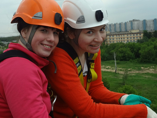 Роупджампинг - прыжки с верёвкой в Тюмени. Подарочные сертификаты Ultra Подарки. Роупджампинг в Тюмени - Экстремальный оригинальный подарок или подарочный сертификат на Роупджампинг - прыжки с верёвкой. Сервис UltraPodarki.ru 8-800-505-95-30. роупджампинг Тюмень, прыжок веревка Тюмень, роупджампинг, прыжок веревка, прыжок с веревкой, Подарок, подарочный сертификат, экстрим, экстремальный подарок