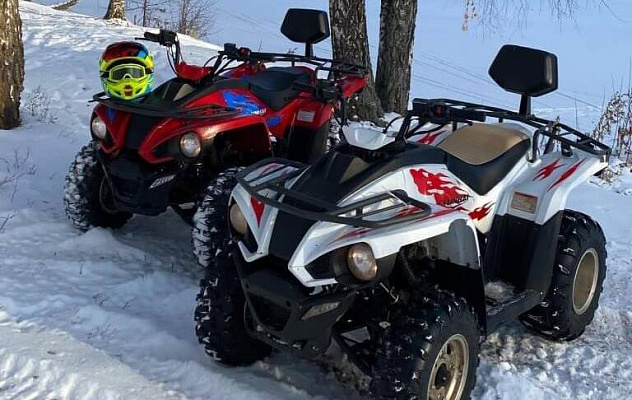 Прокат квадроциклов летом в Тюмени #в Тюмени#. Сервис Ultra Подарки. Подарочный сертификат на прокат квадроциклов летом и зимой в Тюмени #в Тюмени#. Закажите катание на квадроциклах недорого и наслаждайтесь активным отдыхом с друзьями. Выбирайте живописные маршруты для езды на квадроциклах. Сервис UltraPodarki.ru 8-800-505-95-30. Катание на квадроциклах, Прокат квадроциклов, езда на квадроцикле, прокат квадроциклов Тюмень #Тюмень#, катание на квадроциклах Тюмень #Тюмень#, Катание на квадроциклах зимой, Катание на квадроциклах летом, Сертификат на катание на квадроциклах 

