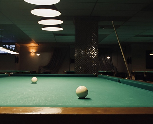 Игра в бильярд Тюмень.Ultra Подарки. Игра в бильярд Тюмень. Попробуйте настоящий бильярд, в бильярдном клубе. Сервис: UltraPodarki.ru 8 800 505 95 30. Игра в бильярд, игра в бильярд Тюмень, русский бильярд, русский бильярд Тюмень, бильярдный клуб, бильярдный клуб Тюмень, бильярд Тюмень, купить бильярд Тюмень