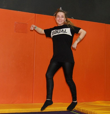 Прыжки в батутном центре в Тюмени. Сервис Ultra Подарки. Купить подарочный сертификат на батутный центр. Подарите прыжки на батуте для детей и взрослых в Тюмени. Сервис UltraPodarki.ru 8 800 505 95 30. Батутный центр Тюмень, батутный центр, прыжки на батуте Тюмень, купить батут Тюмень, батут, батут Тюмень