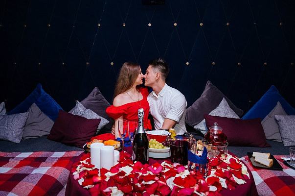 Романтическое свидание в кинотеатре в Тюмени. Ultra Подарки. Купить романтическое свидание в кинотеатре в Тюмени. Подарите самым близким незабываемые моменты и признайтесь в искренних чувствах. Сервис UltraPodarki.ru 8-800-505-95-30. Романтическое свидание в кинотеатре в Тюмени, свидание в Тюмени, свидание в кинотеатре, сертификат на свидание в кинотеатре, сертификат на свидание в Тюмени, купить свидание, купить свидание Тюмень, первое свидание, девушка свидание, хороший кинотеатре, романтический кинотеатре, романтический вечер, романтический ужин, романтические любимому, романтическая музыка