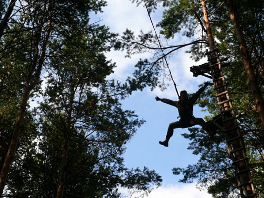 Роупджампинг - прыжки с верёвкой в Тюмени. Подарочные сертификаты Ultra Подарки. Роупджампинг в Тюмени - Экстремальный оригинальный подарок или подарочный сертификат на Роупджампинг - прыжки с верёвкой. Сервис UltraPodarki.ru 8-800-505-95-30. роупджампинг Тюмень, прыжок веревка Тюмень, роупджампинг, прыжок веревка, прыжок с веревкой, Подарок, подарочный сертификат, экстрим, экстремальный подарок