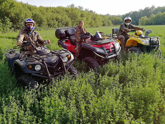 Катание на квадроциклах в Тюмени. Сервис Ultra Подарки. Подарочный сертификат на катание на квадроциклах в Тюмени. Закажите катание на квадроциклах недорого и наслаждайтесь активным отдыхом с друзьями. Выбирайте живописные маршруты для езды на квадроциклах. Сервис UltraPodarki.ru 8800-505-9530. Катание на квадроциклах, Прокат квадроциклов, езда на квадроцикле, прокат квадроциклов Тюмень, катание на квадроциклах Тюмень, Катание на квадроциклах зимой, Катание на квадроциклах летом, Сертификат на катание на квадроциклах 

